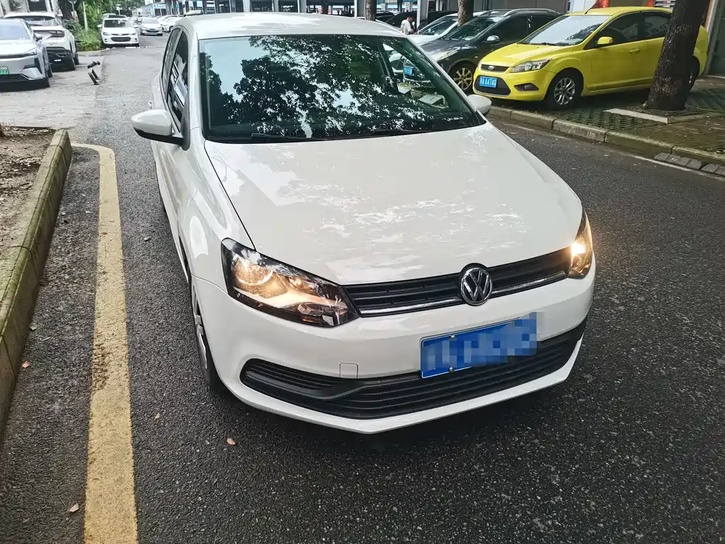 Volkswagen Polo 2018 1.5L AT