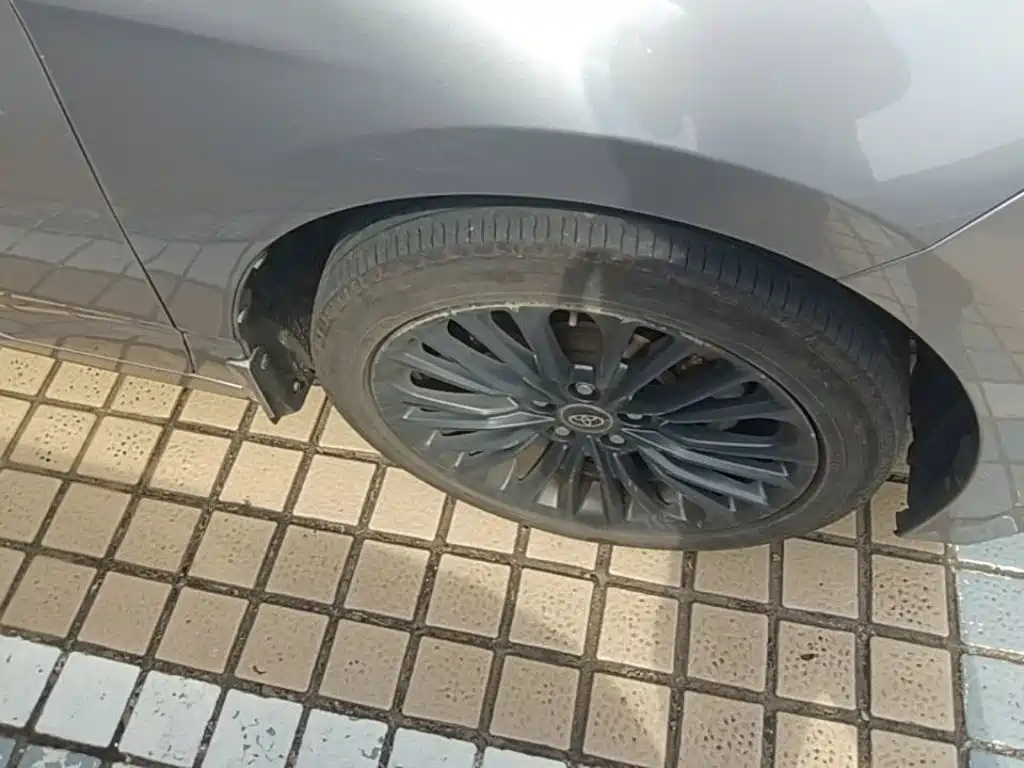 Toyota Avalon — миниатюра 12