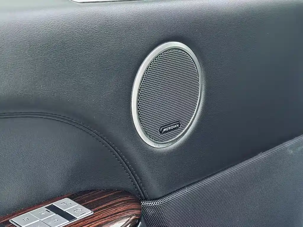 Land Rover Range Rover — миниатюра 9