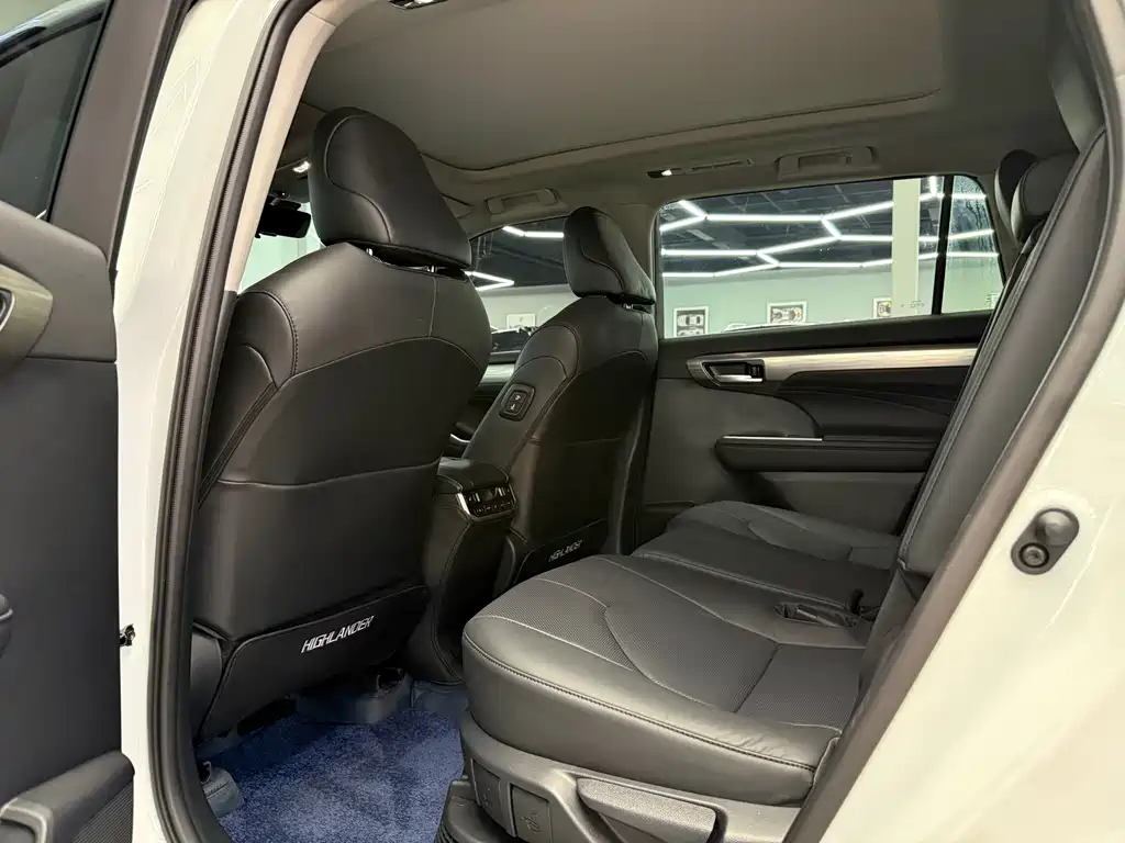 Toyota Highlander — миниатюра 7