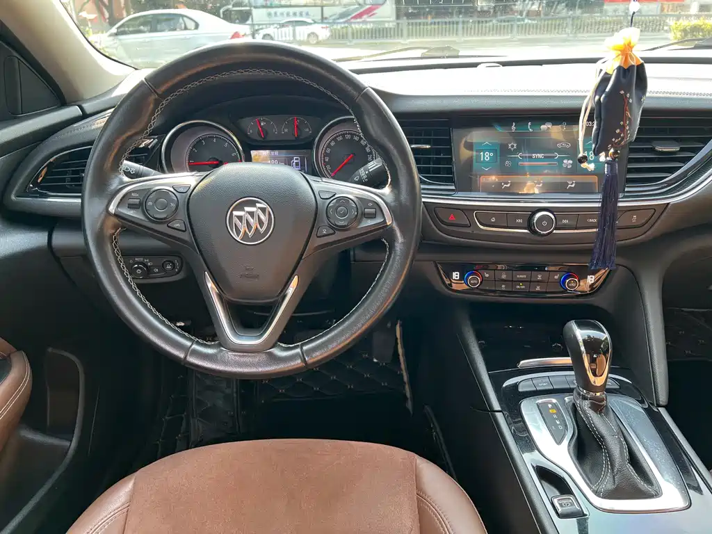 Buick Regal — миниатюра 10