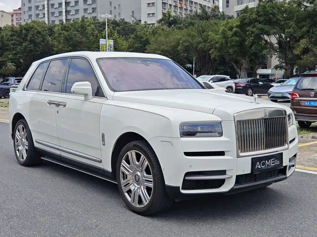 Rolls-Royce Cullinan 2018 мест