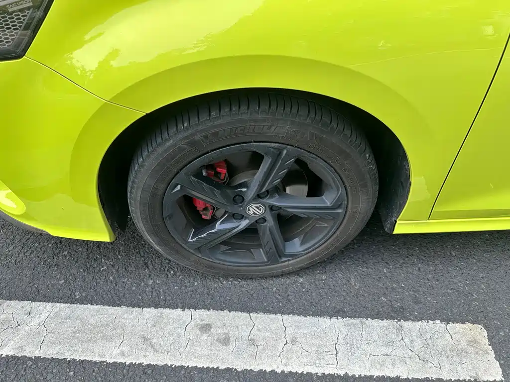 MG 5 SCORPIO