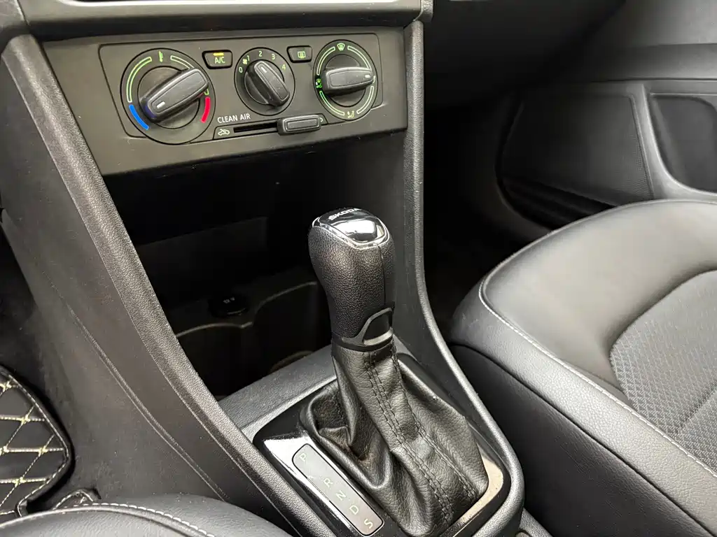 Skoda Rapid Spaceback — миниатюра 10