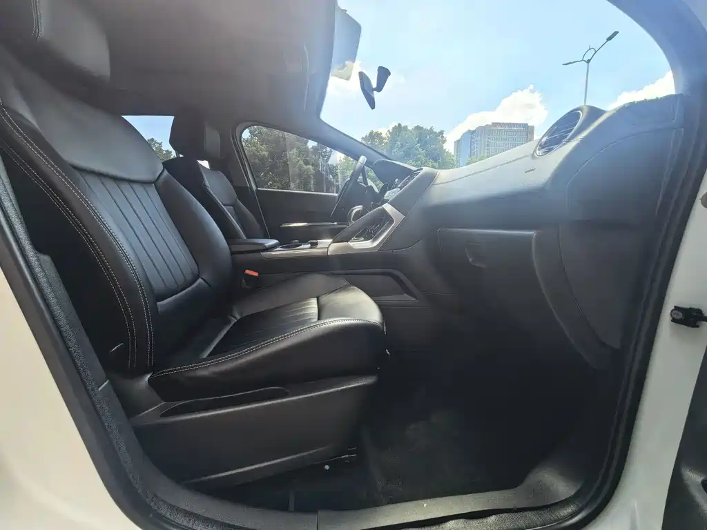 Peugeot 3008 — миниатюра 2