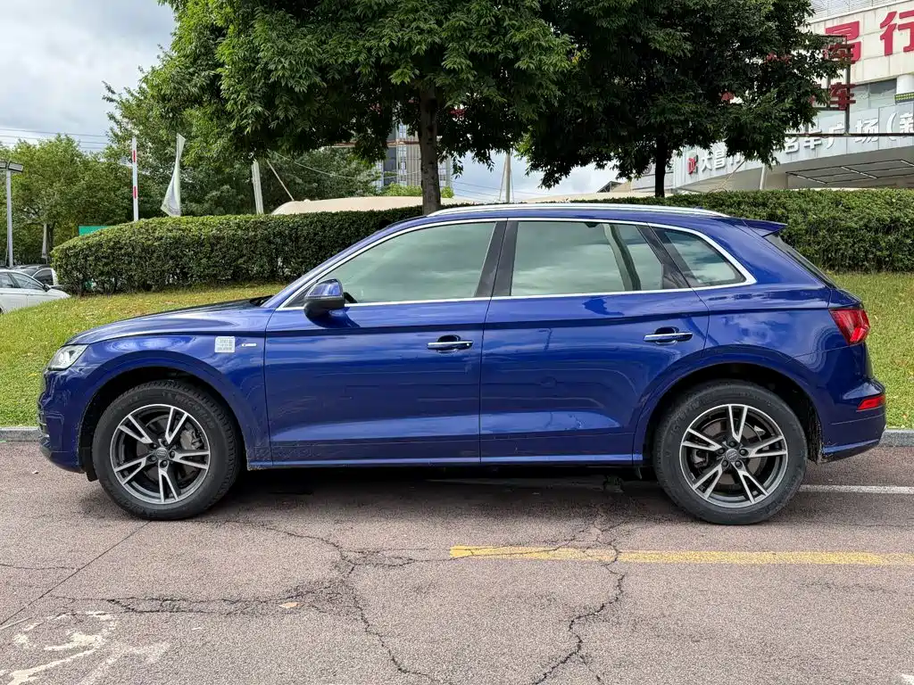 Audi Q5L — миниатюра 3