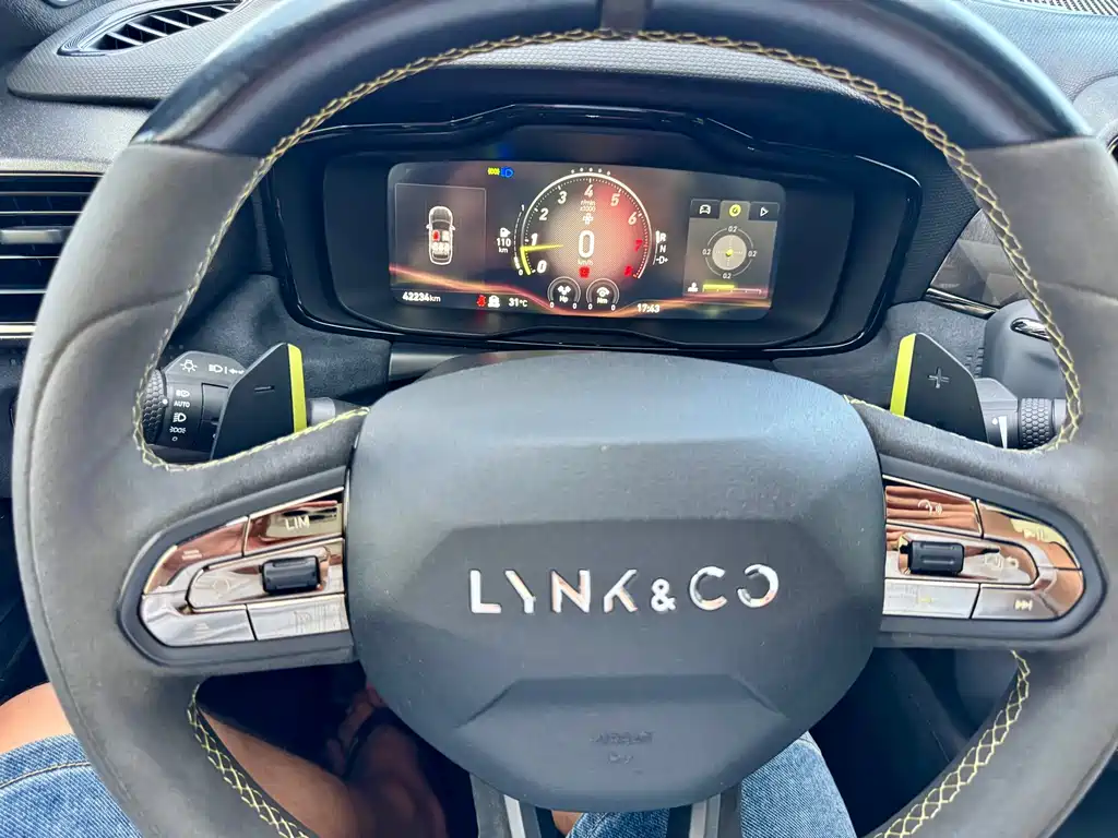 Lynk & Co 03 — миниатюра 17