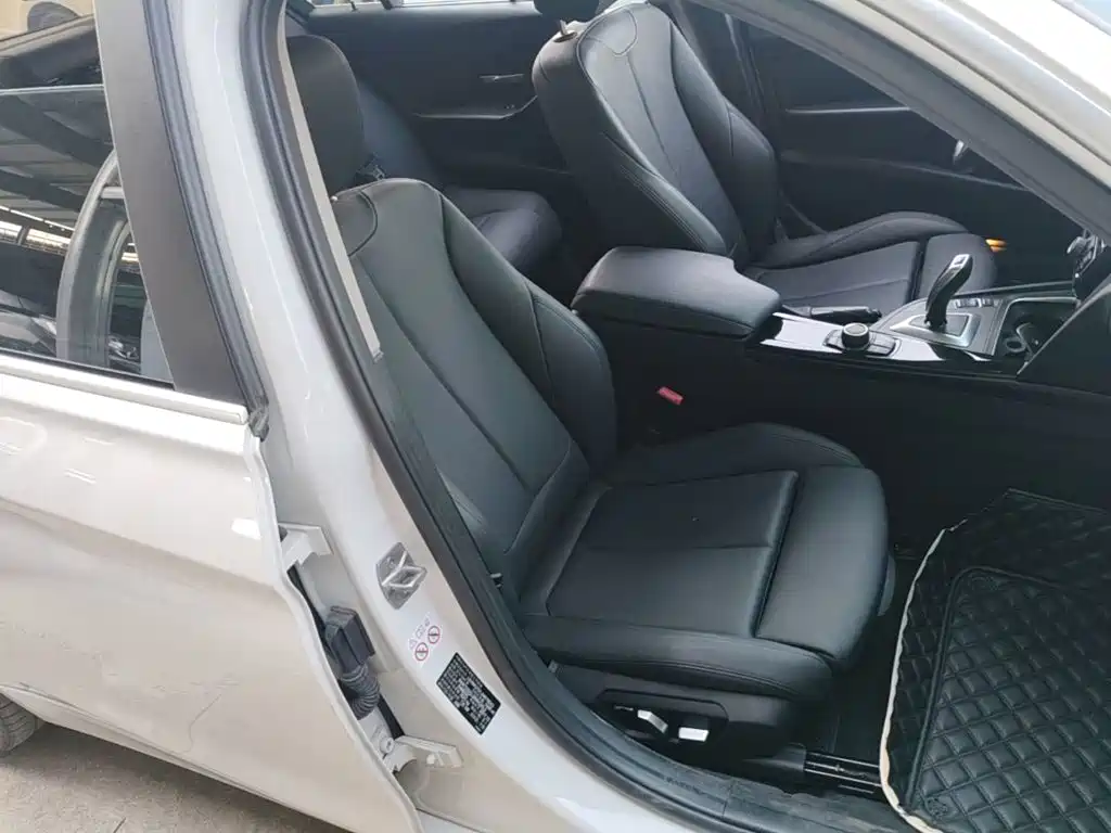 BMW 3 Series — миниатюра 25