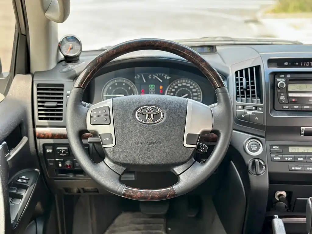 Toyota Land Cruiser 4.0L V6 Middle East Limited Edition, фото 15