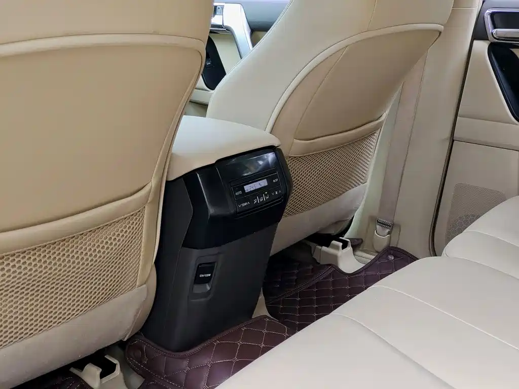 Toyota Prado — миниатюра 9