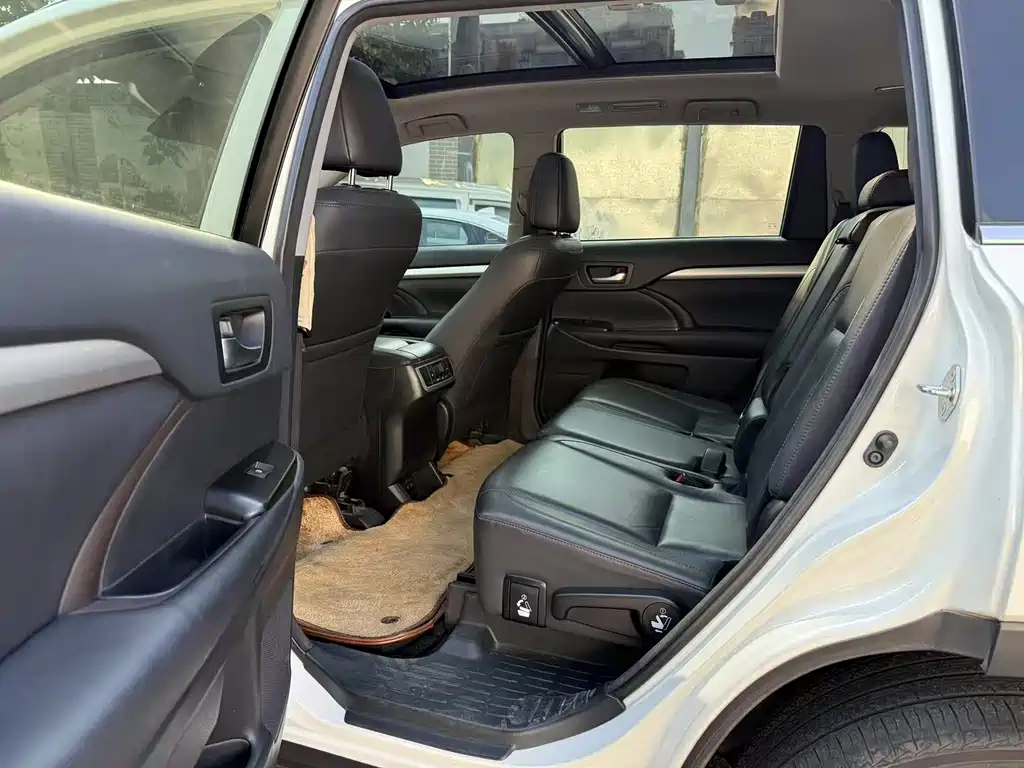 Toyota Highlander — миниатюра 8