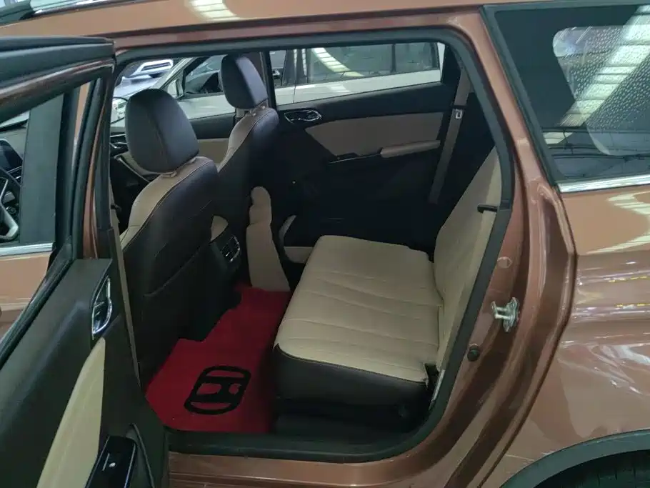 Baojun 310W — миниатюра 11