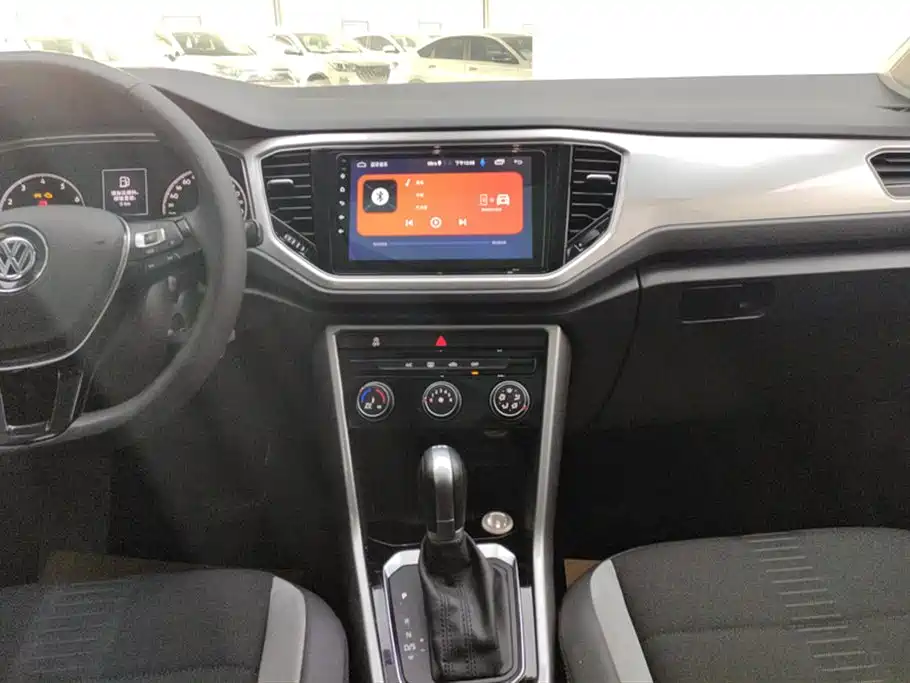 VOLKSWAGEN T ROC EXPLORING SONGS