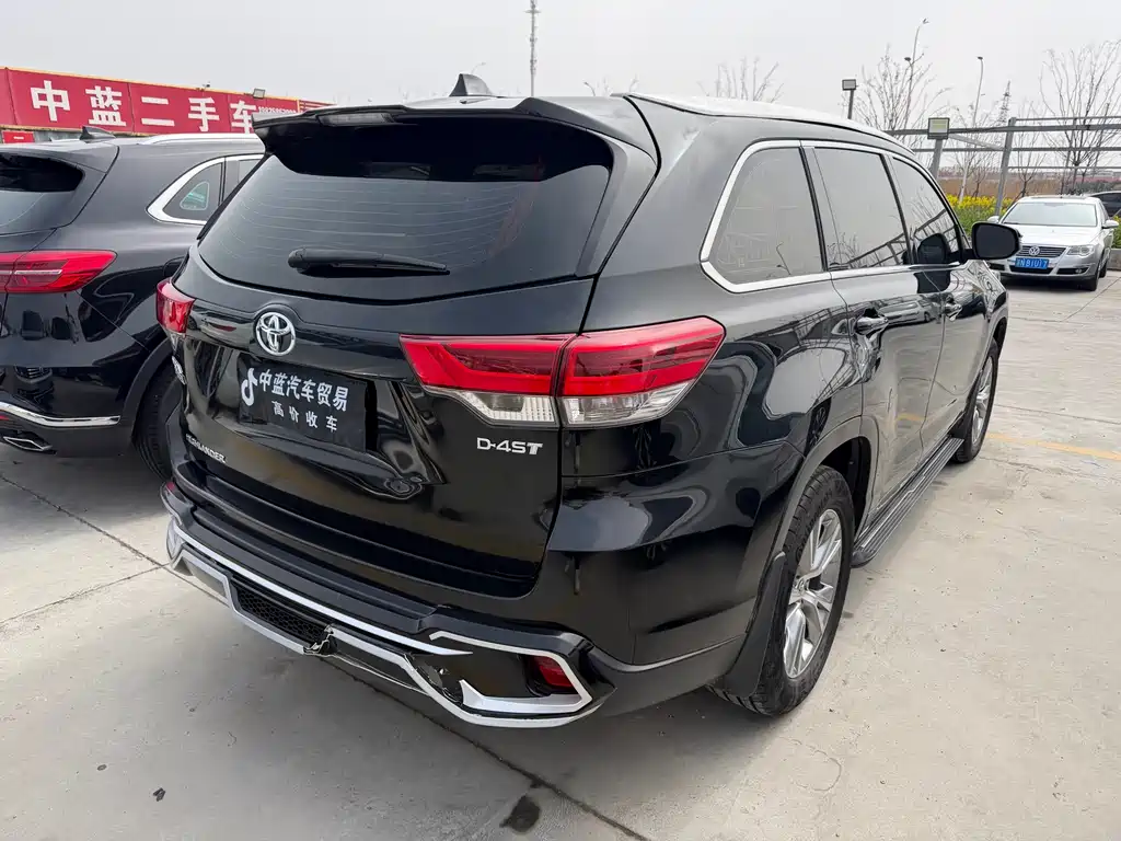 TOYOTA HIGHLANDER