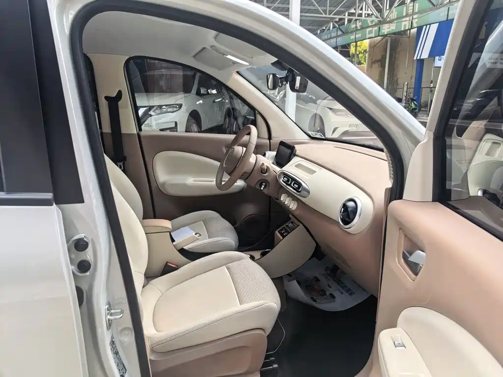 Wuling MINIEV — миниатюра 10