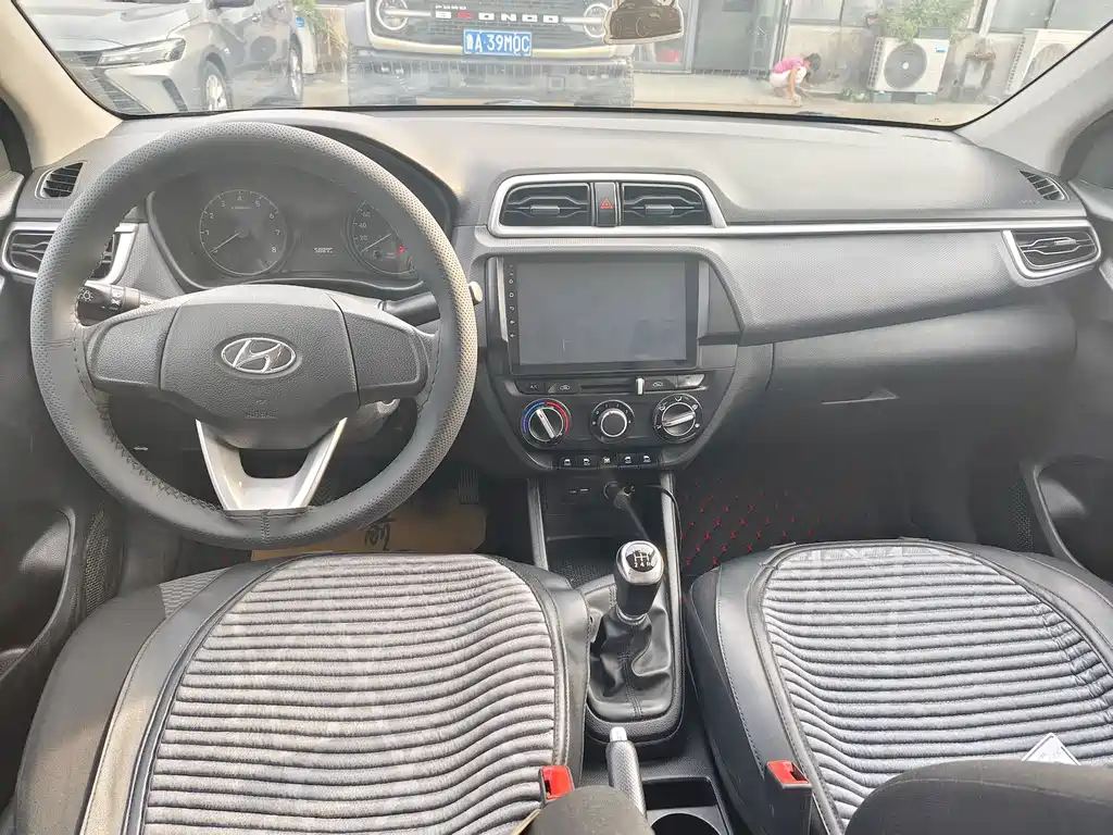 Hyundai Verna — миниатюра 5
