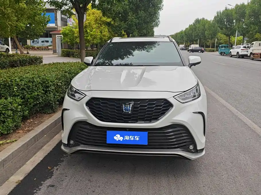Toyota Crown Kluger — миниатюра 2