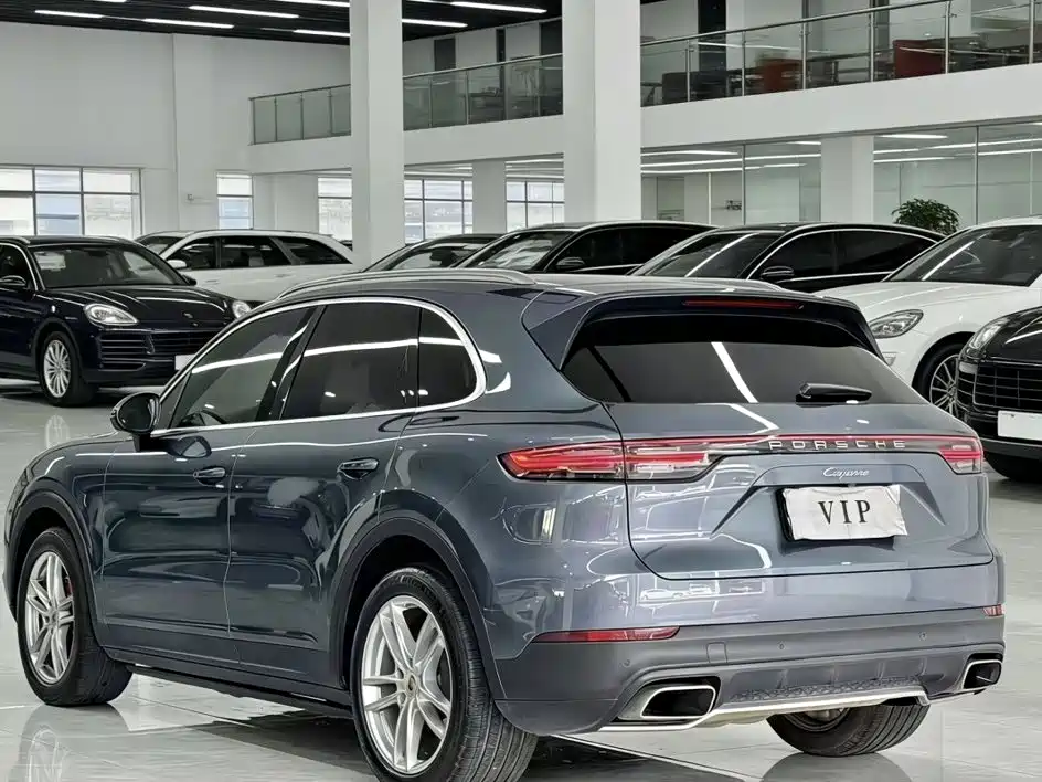 Porsche Cayenne — миниатюра 9