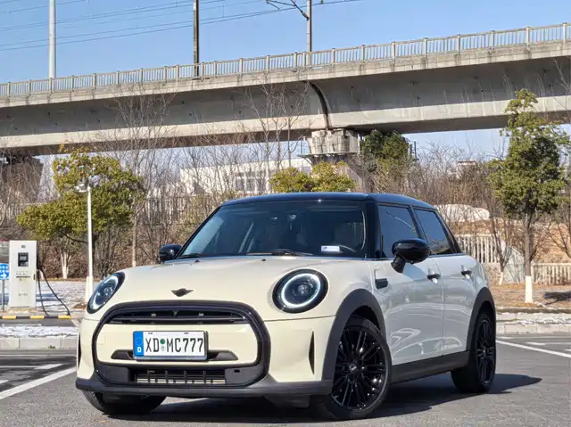 MINI 