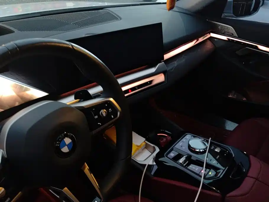 BMW 5 Series — миниатюра 13