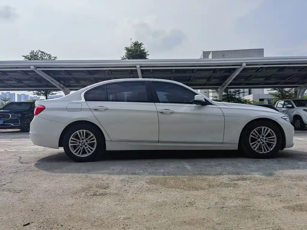 BMW 3 Series — миниатюра 4