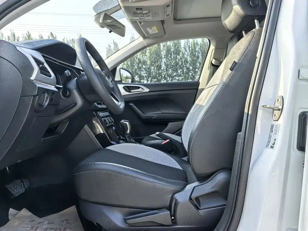 Volkswagen Tacqua 200TSI DSG Joy Connected Edition, фото 4