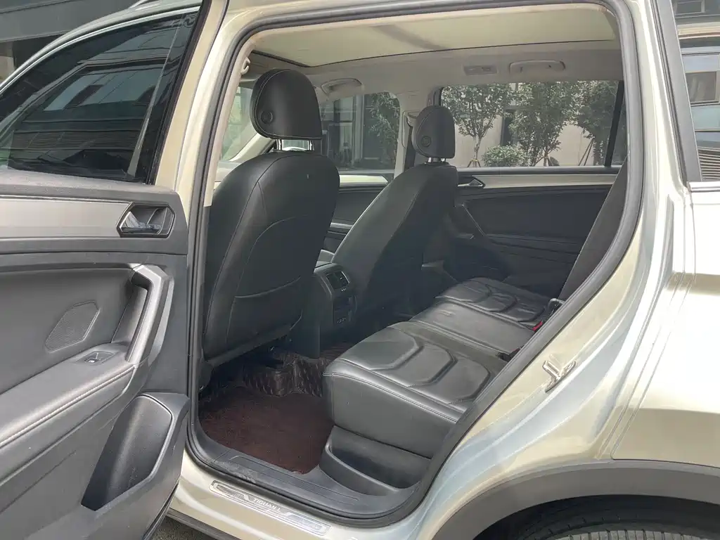Volkswagen Tiguan L — миниатюра 6