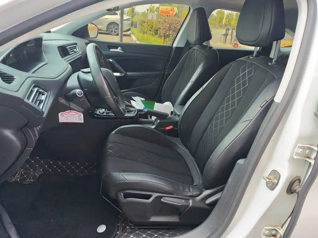 Peugeot 308 — миниатюра 11