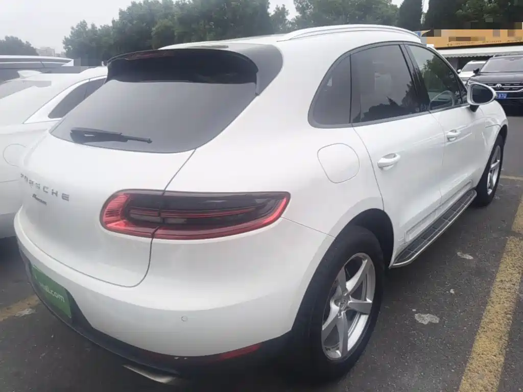 Porsche Macan — миниатюра 7