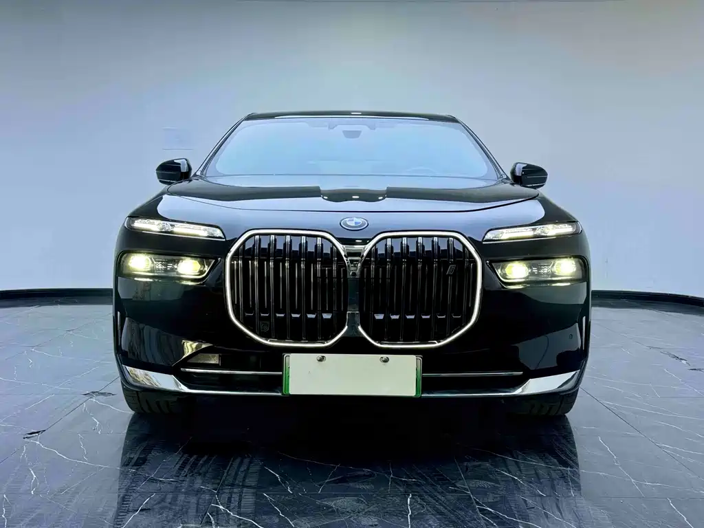 BMW i7 — миниатюра 2