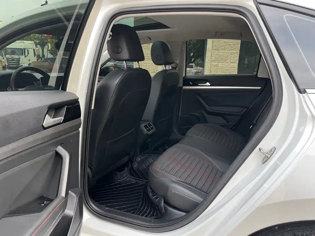 Volkswagen Lavida — миниатюра 5