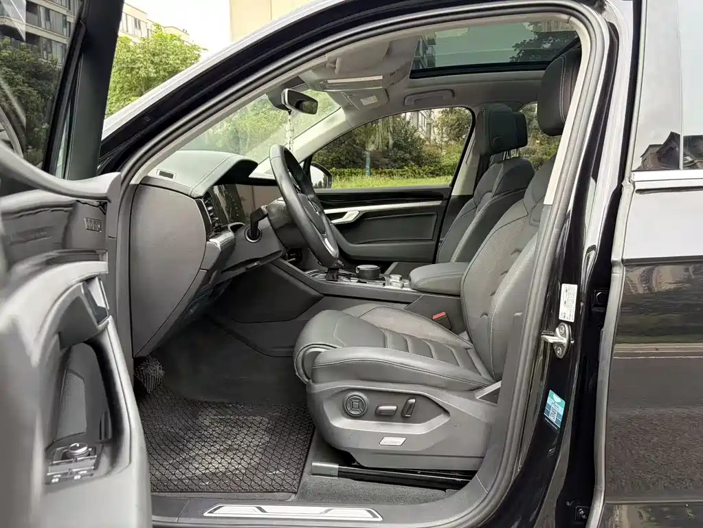 Volkswagen Touareg — миниатюра 12