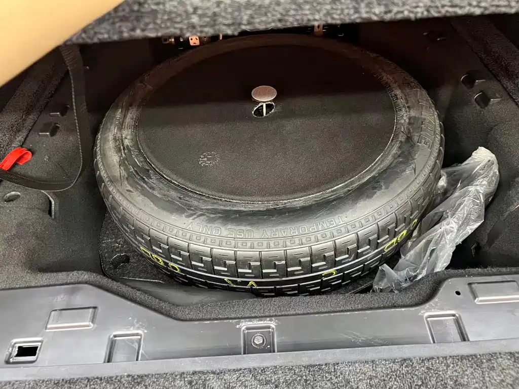 Land Rover Range Rover — миниатюра 14