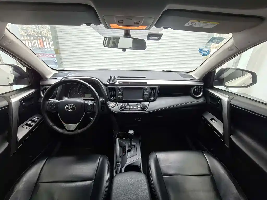 Toyota RAV4 — миниатюра 14