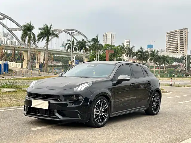 2022 Lynk & Co 02