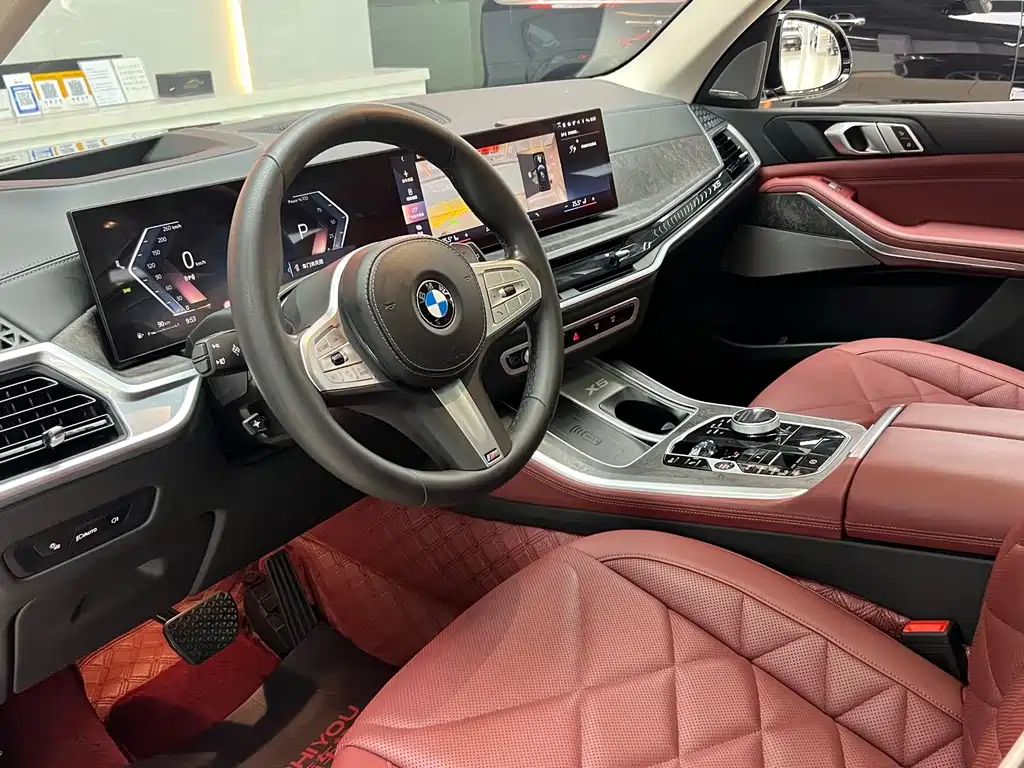 BMW X5 2023 xDrive 30Li Premium M Sport