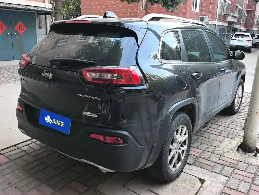 Jeep Cherokee — миниатюра 3
