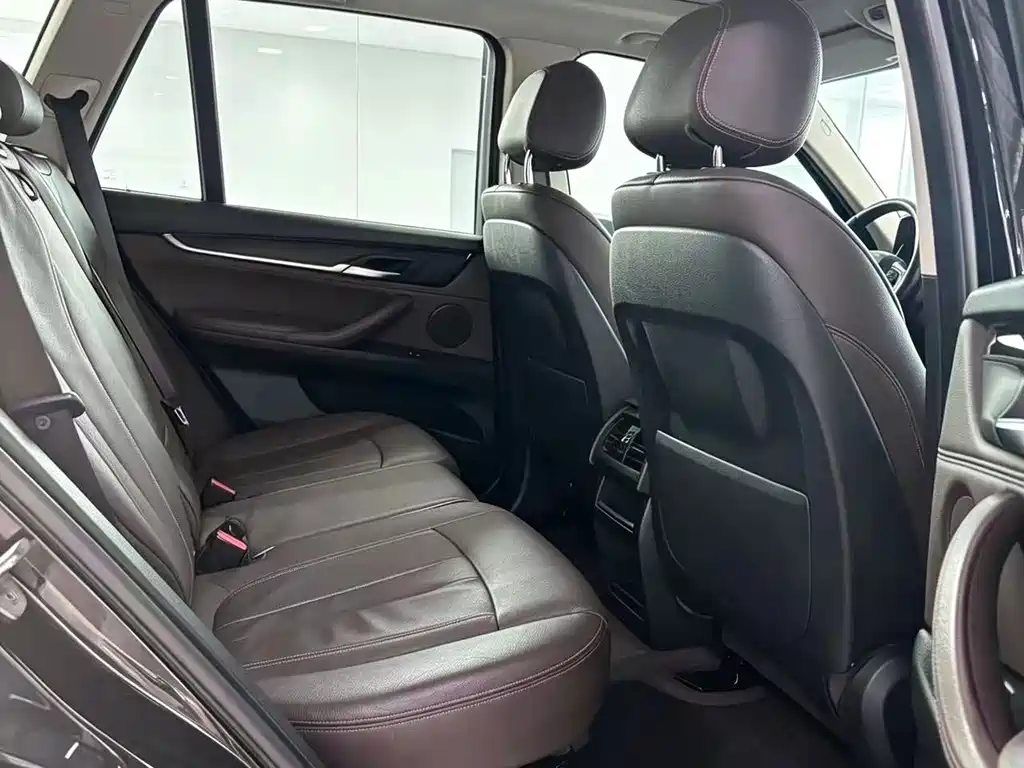 BMW X5 (Import) — миниатюра 6