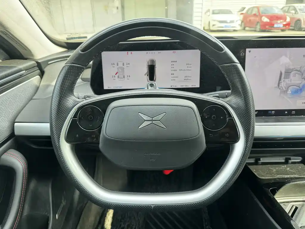 XPeng P7 — миниатюра 13