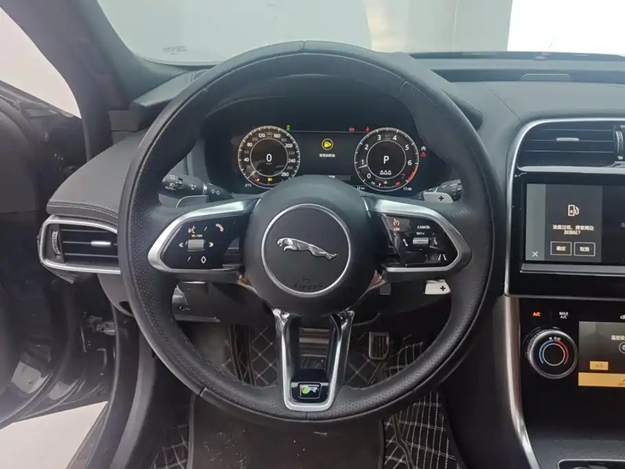 Jaguar XEL — миниатюра 15