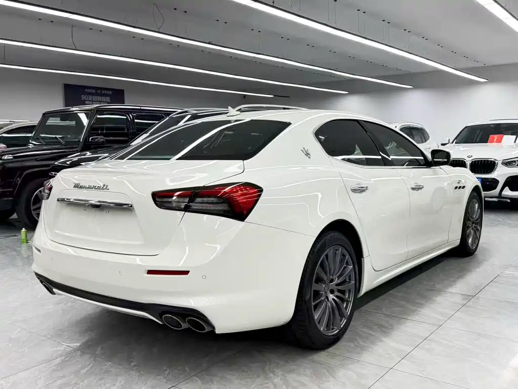 Maserati Ghibli — миниатюра 6