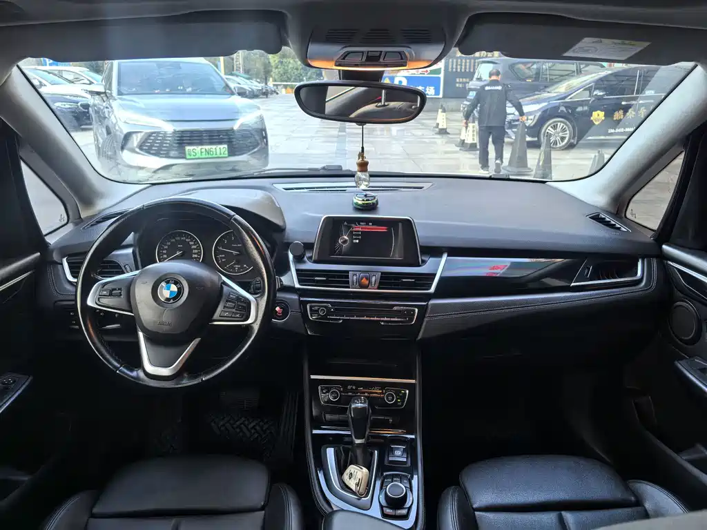BMW 2 Series Active Tourer — миниатюра 7
