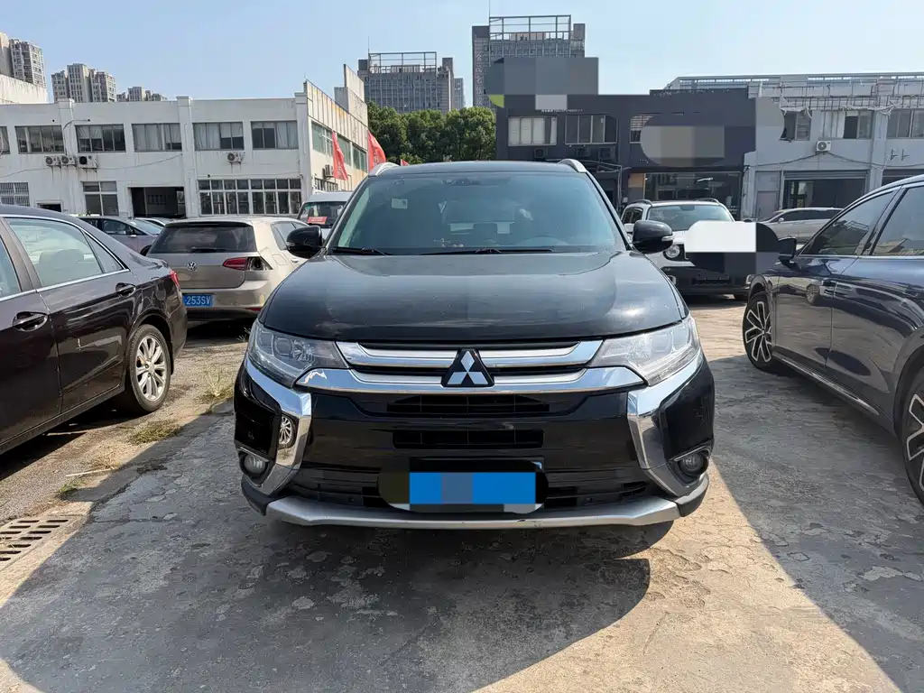Mitsubishi Outlander — миниатюра 2
