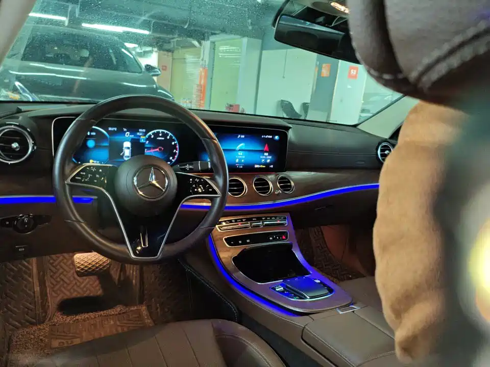 Mercedes-Benz E-Class — миниатюра 3