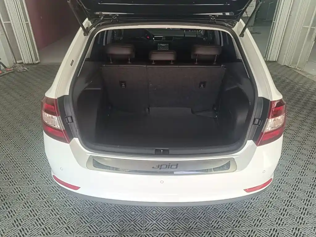 Skoda Rapid Spaceback — миниатюра 19