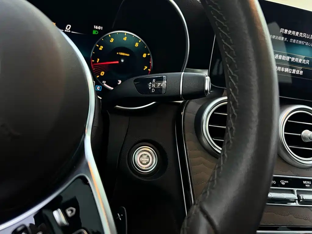 Mercedes-Benz GLC — миниатюра 12