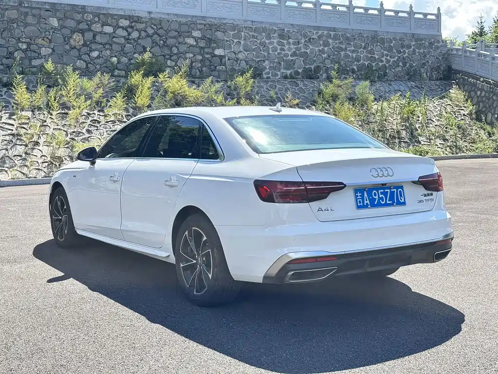 Audi A4L — миниатюра 4