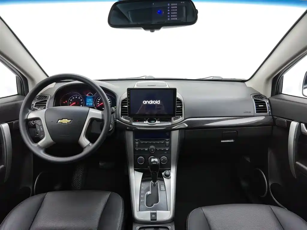 Chevrolet Captiva 2015 2.4L 7 мест