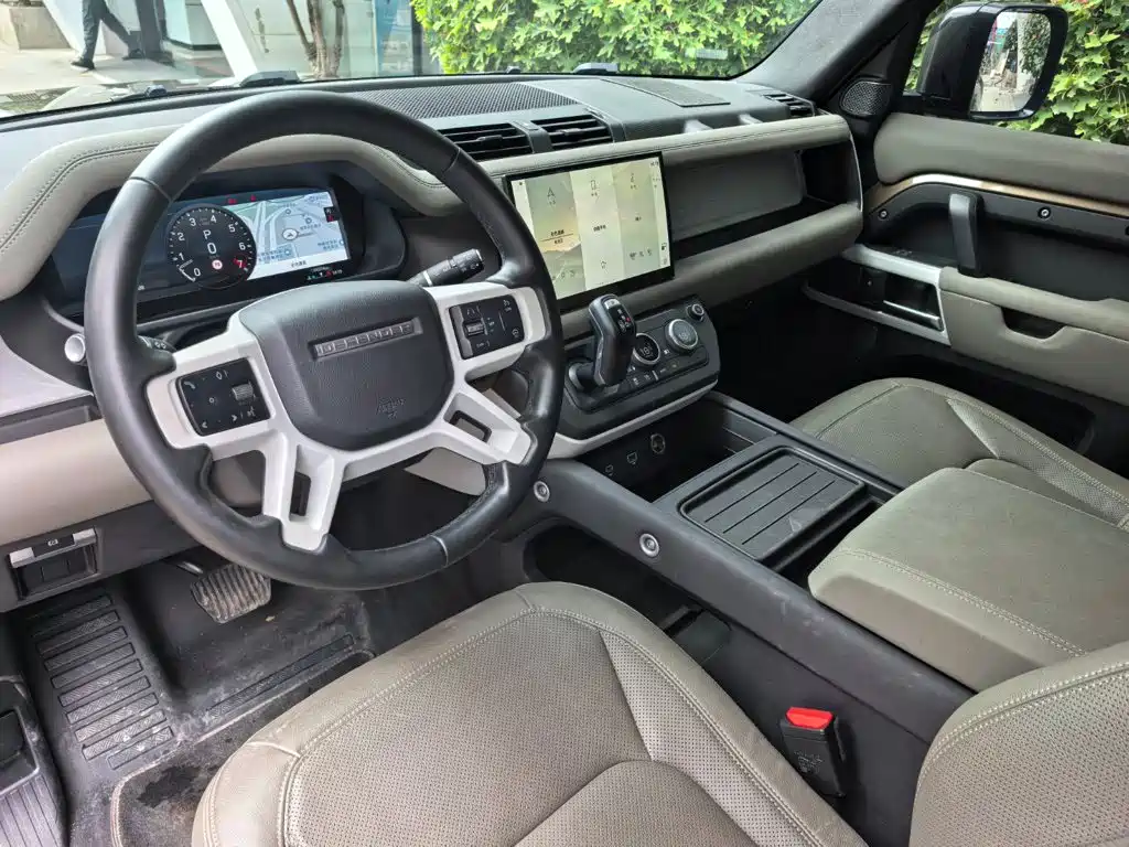 Land Rover Defender — миниатюра 7