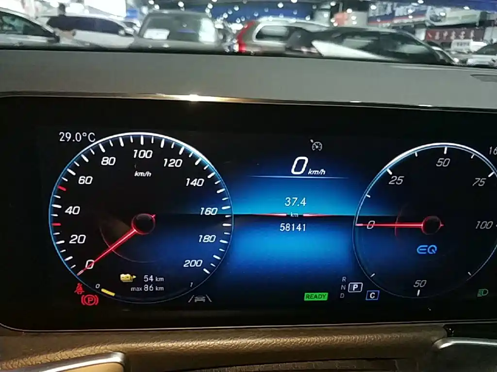Mercedes-Benz EQB — миниатюра 12